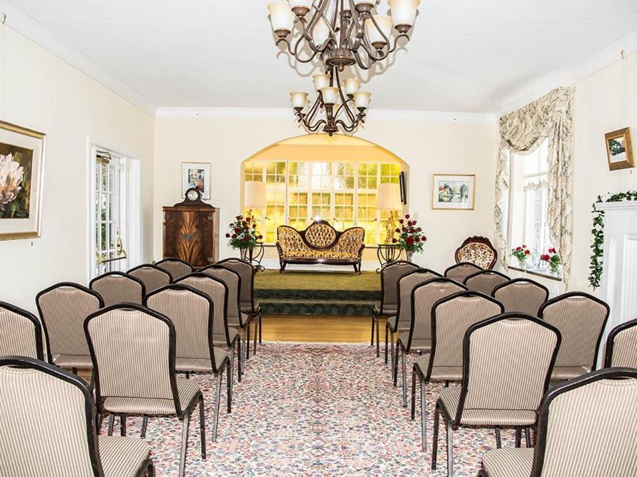 לינה וארוחת בוקר האריסברג The Manor On Front מראה חיצוני תמונה